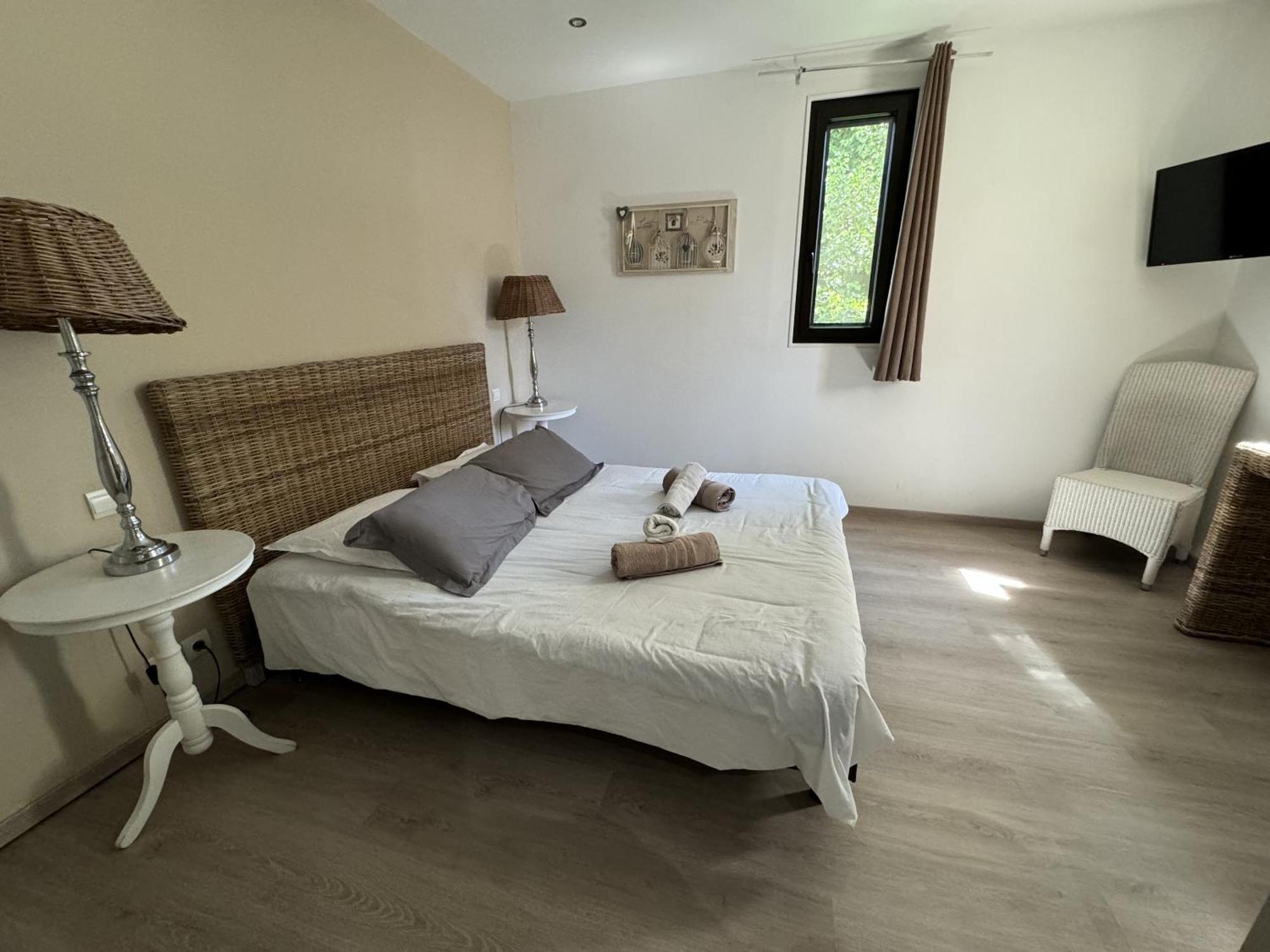 B&B Maison D'Hote Et Gite Mas D'Eymard Arles Rum bild