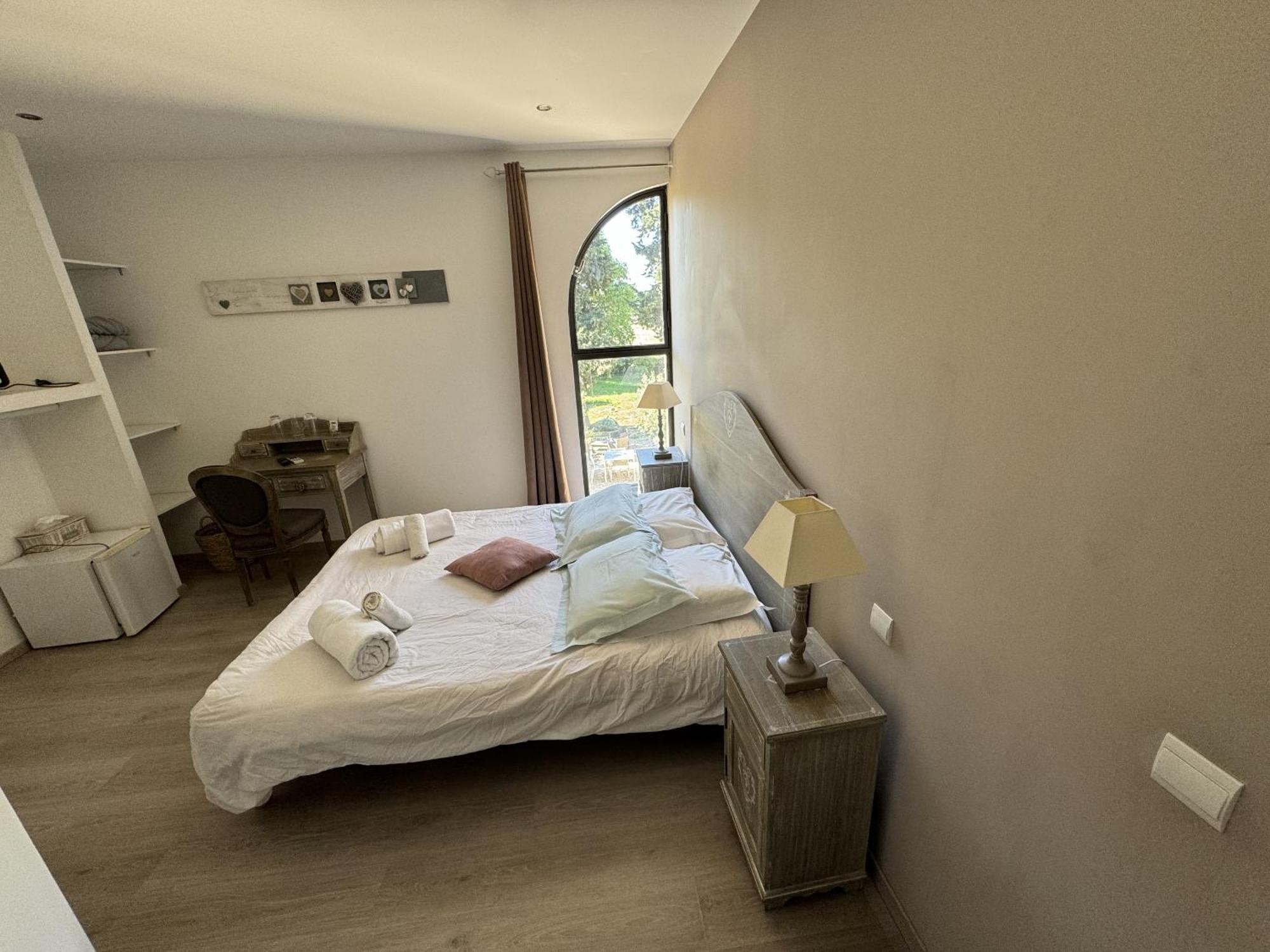 B&B Maison D'Hote Et Gite Mas D'Eymard Arles Rum bild