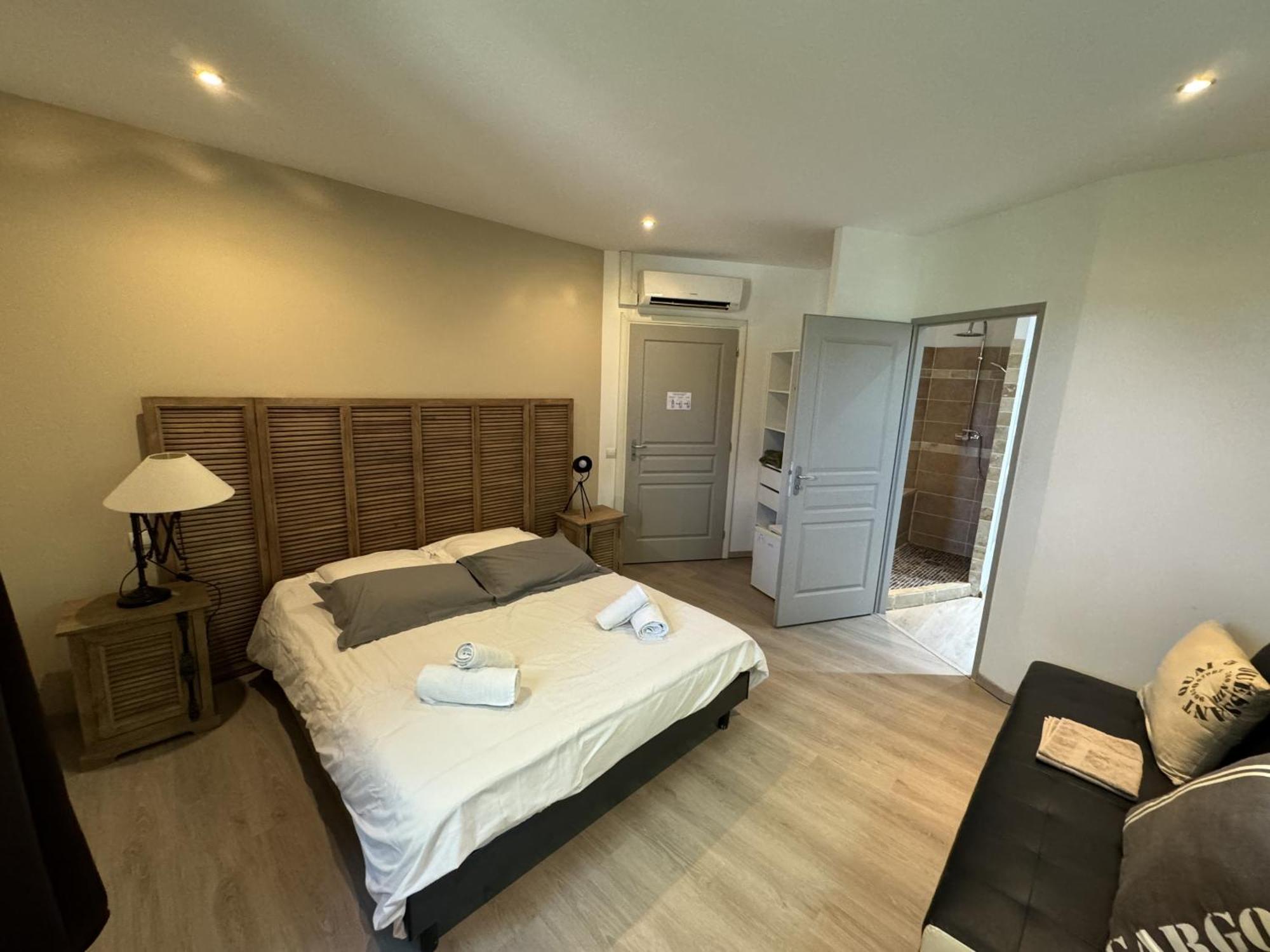 B&B Maison D'Hote Et Gite Mas D'Eymard Arles Rum bild