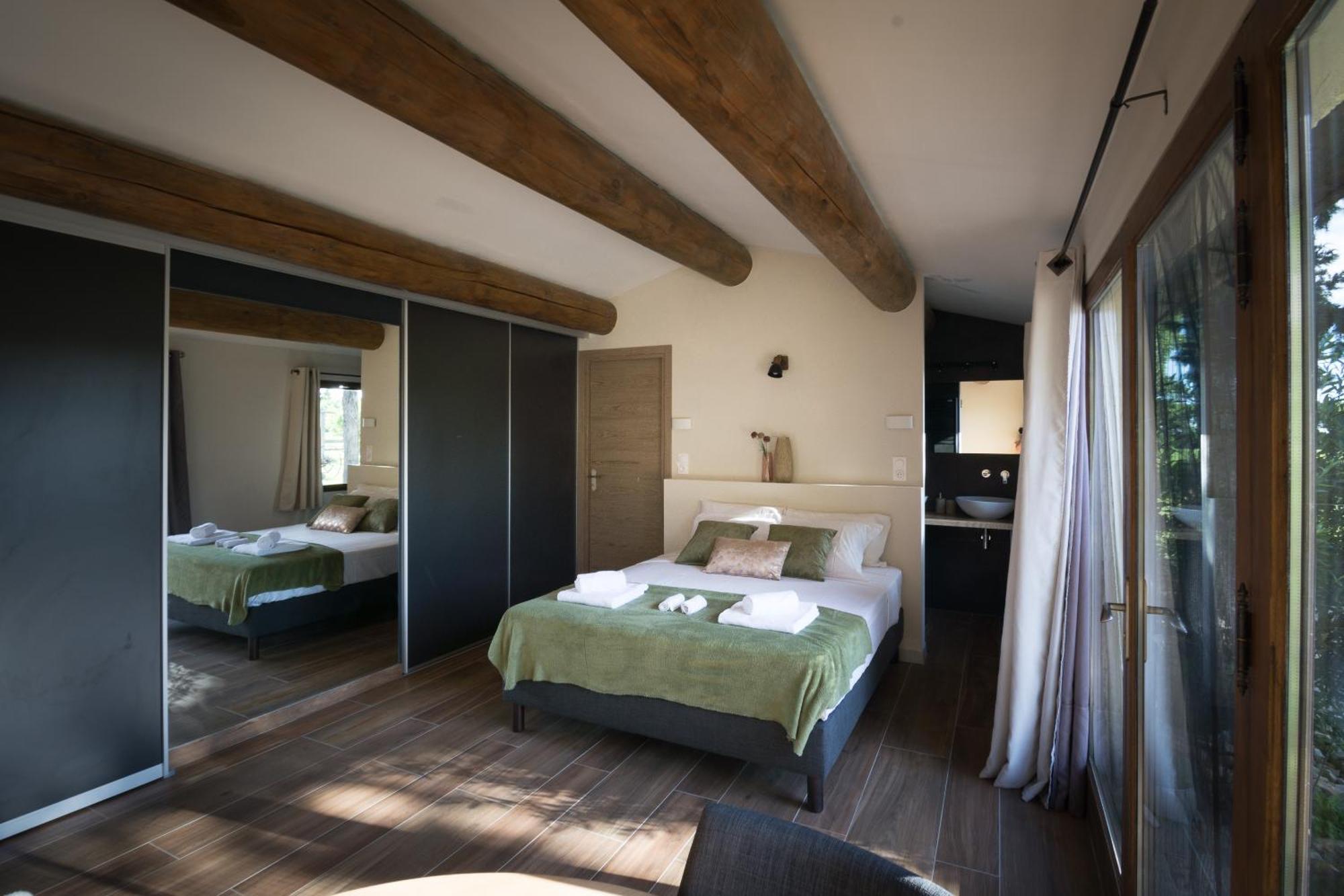 B&B Maison D'Hote Et Gite Mas D'Eymard Arles Rum bild